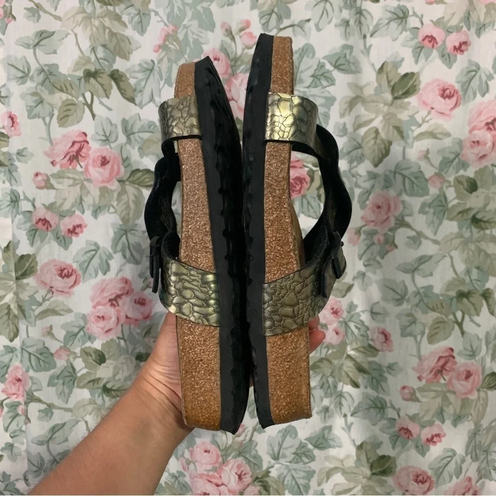 BIRKENSTOCK - Birki’s Sylt metallic green embossed criss cross sandals